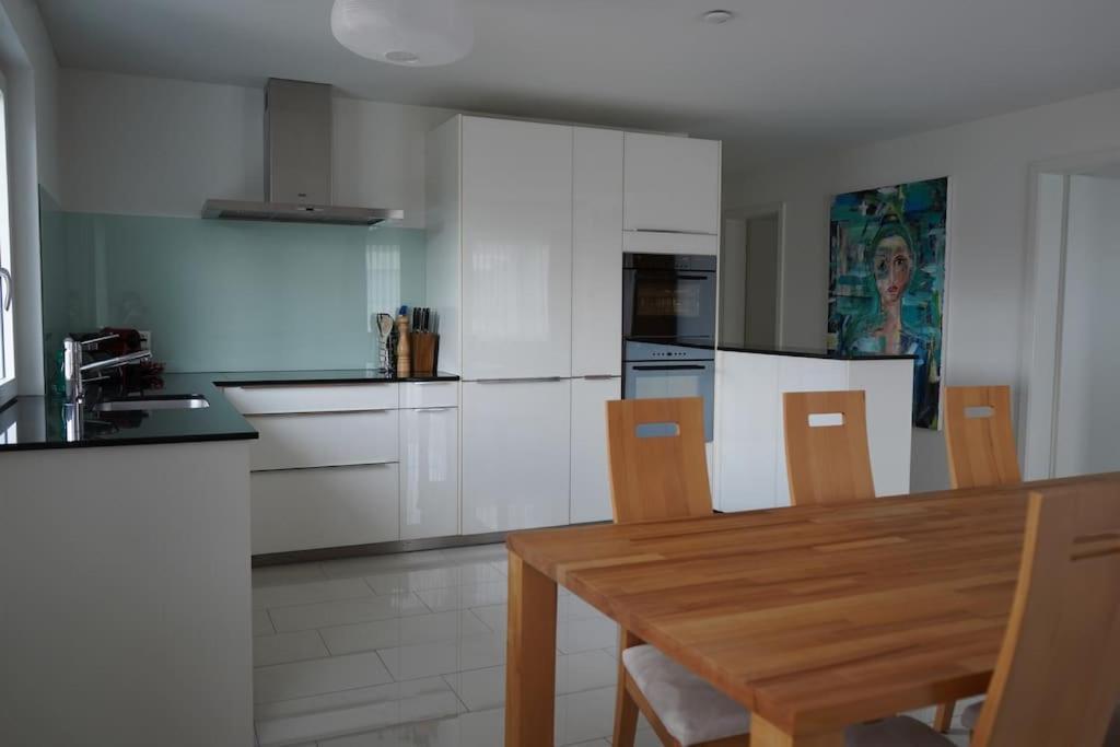 Luxus 3.5 Zimmer-wohnung-balkon-whirlpool-parking Apartment Luzern