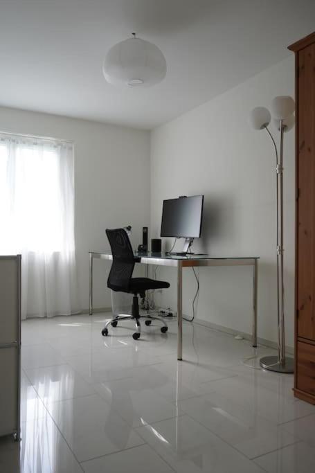 Apartment Luxus 3.5 Zimmer-wohnung-balkon-whirlpool-parking *